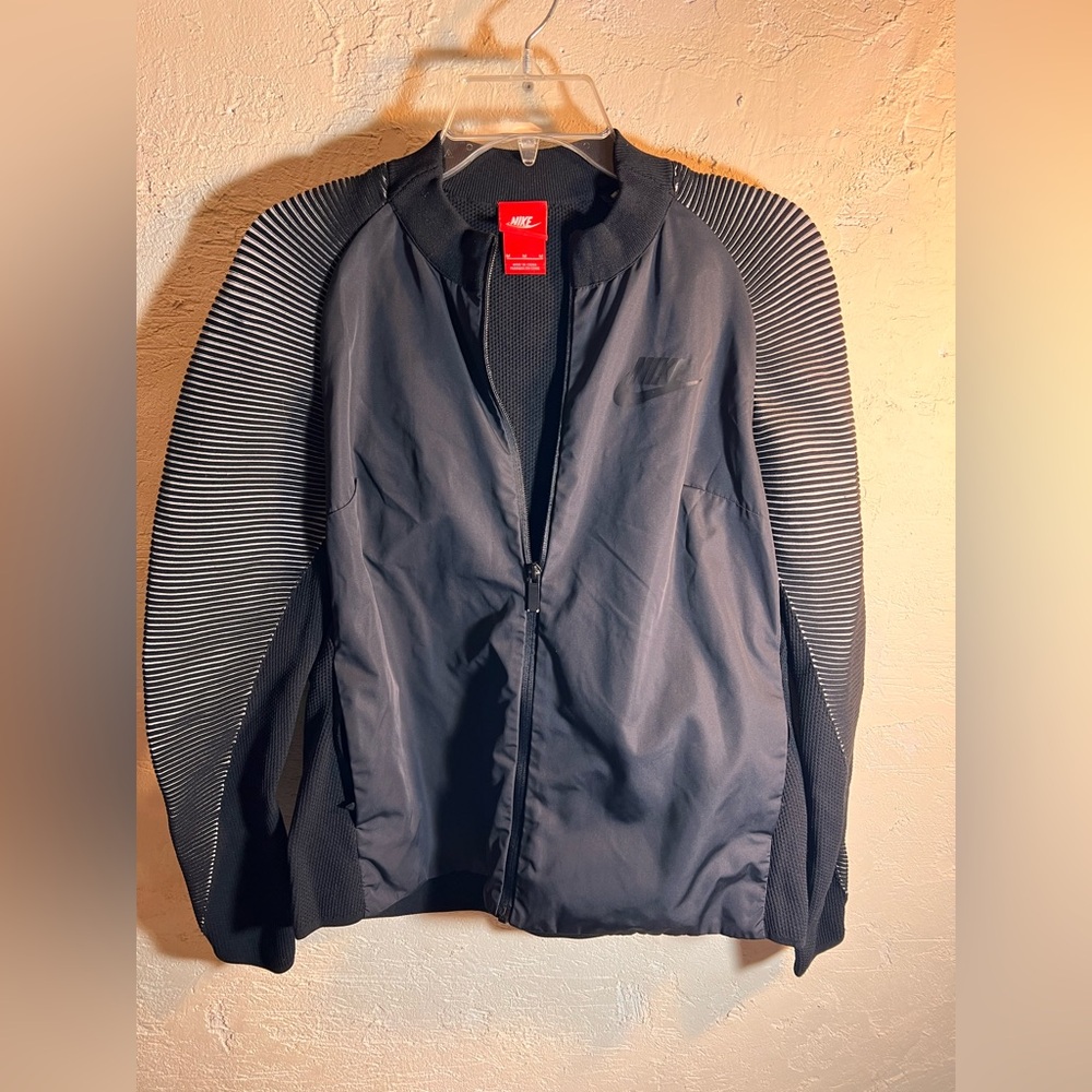 NIKE Dynamic REVEAL M Black Bomber Performance Jacket